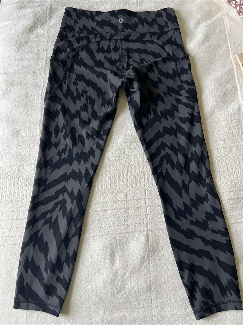 Lululemon athletica Black & Gray Zigzag Pattern Leggings
